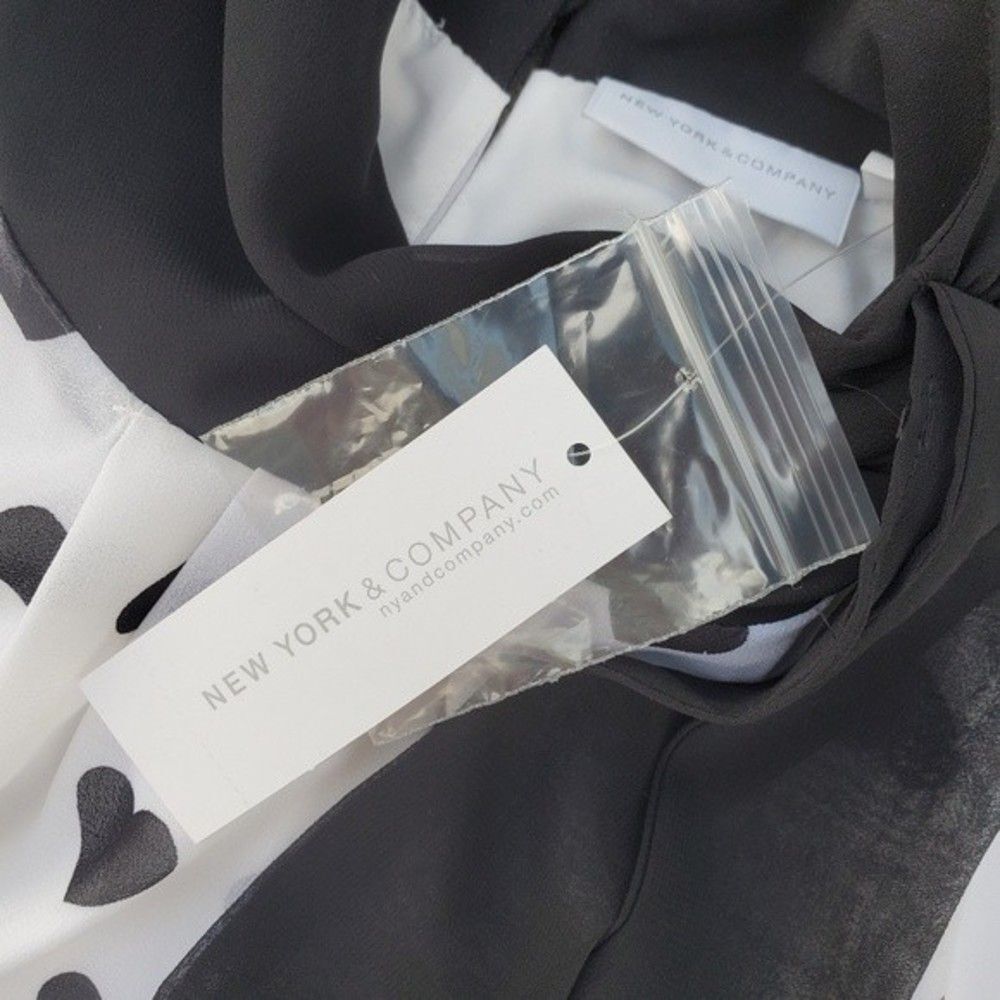 NWT New York & Company White and Black Hearts Women's Shift Dress - Picture 14 of 16
